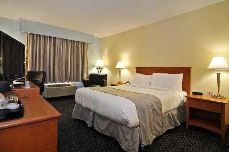 Best Western Plus Woodstock Hotel Conference Centre מראה חיצוני תמונה